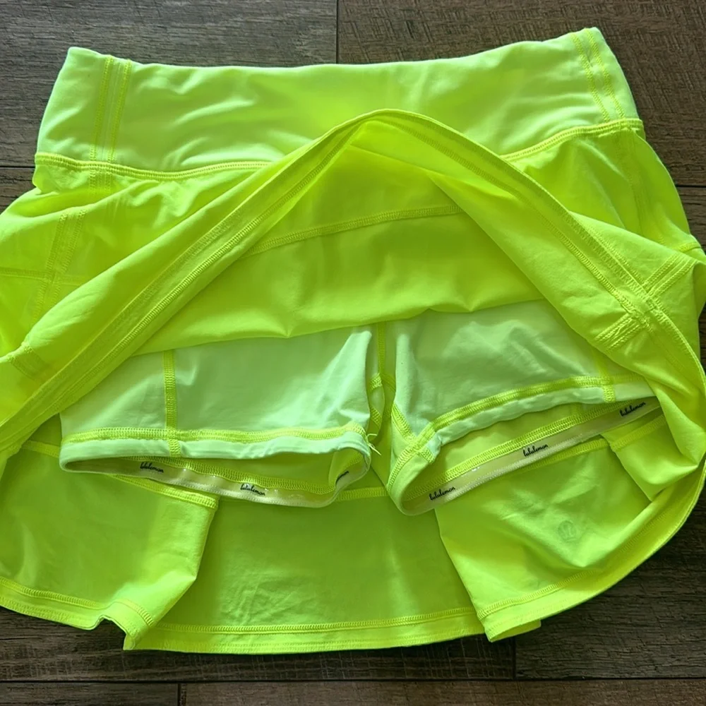 Lululemon pace Rival skirt size 4 - Picture 3 of 3